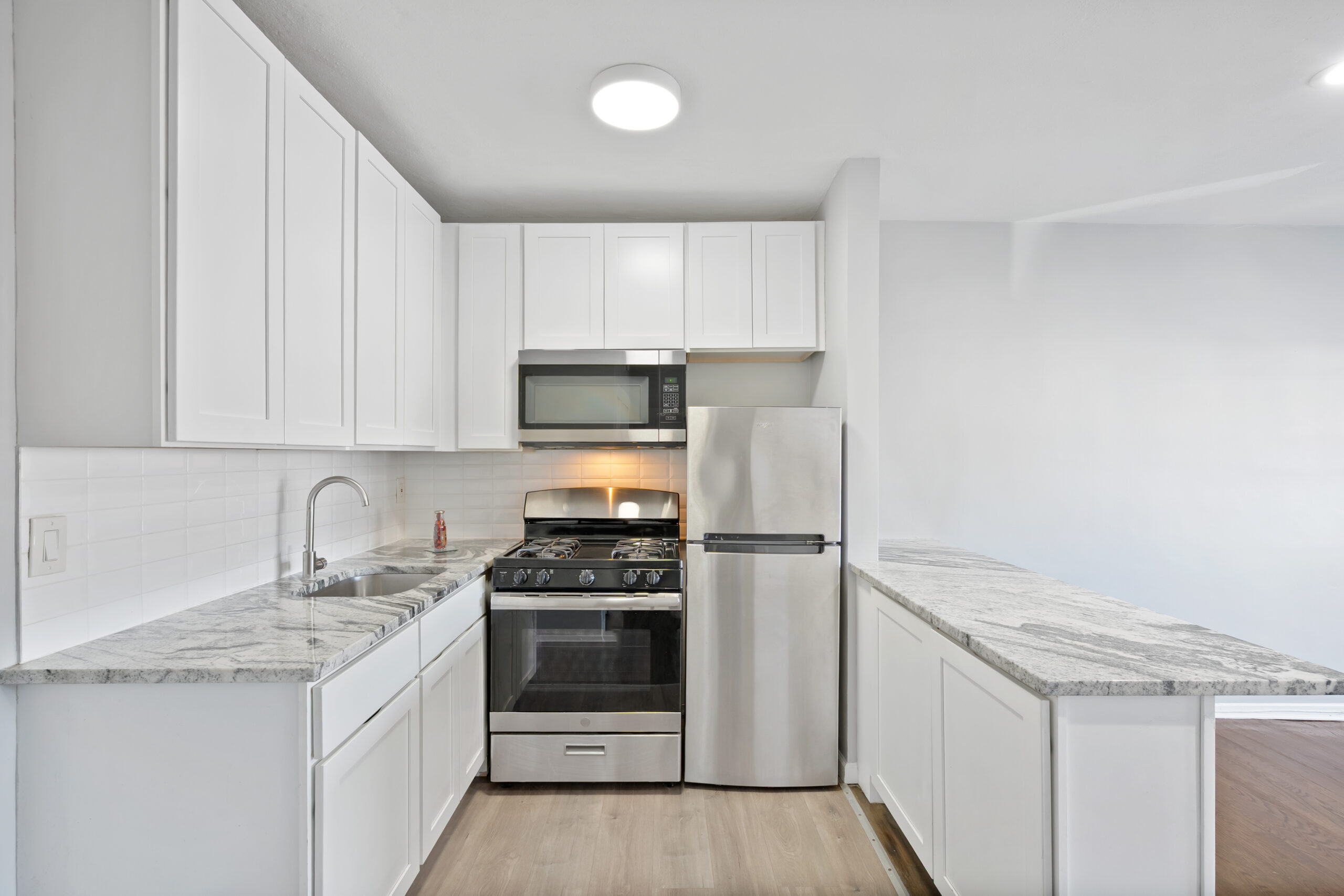 Ivy Apartments Kitchen